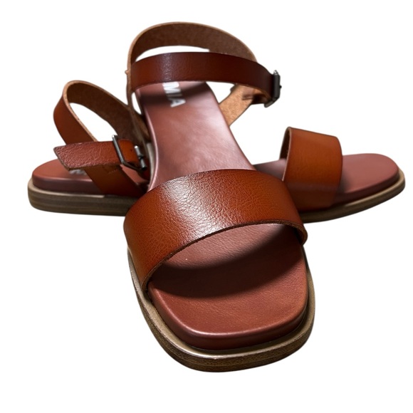 MIA | Shoes | Karina Cognac Leather Sandals Womens 75m New In Box ...